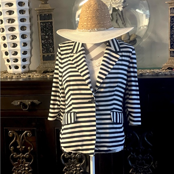 MONTEAU BLACK & WHITE STRIPPED JACKET - Picture 1 of 5